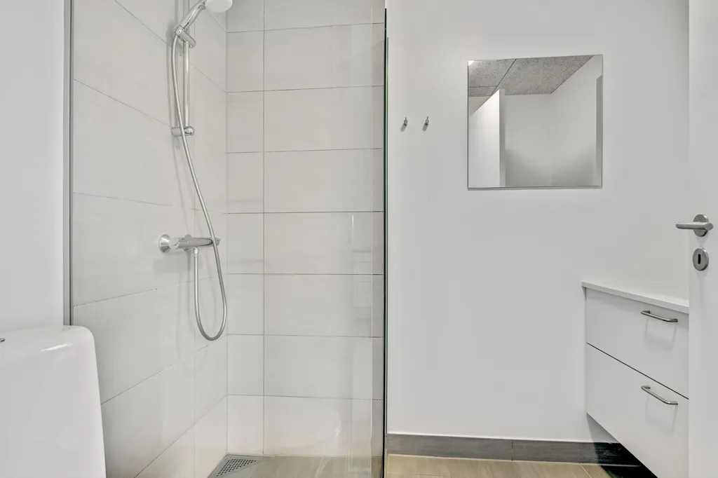 Salles de bain - 2-Bedroom Apartment with Balcony in Tranbjerg
