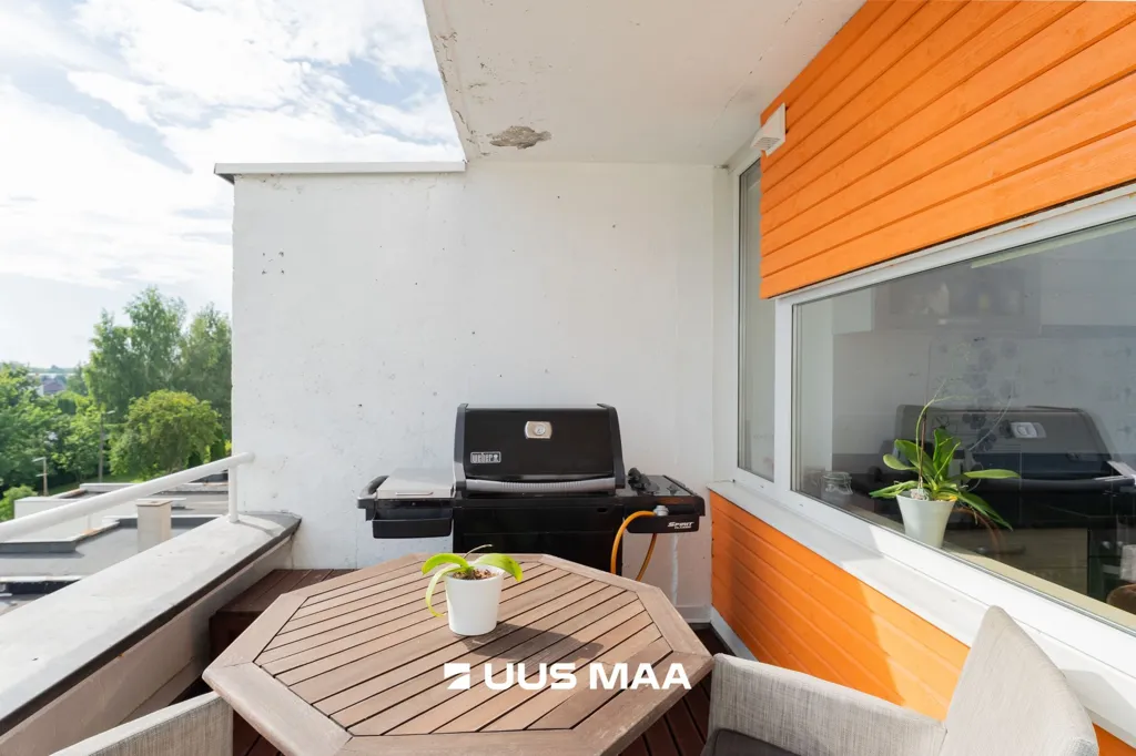 Terrasse - Renovated Flat with Balconies in Pärnu