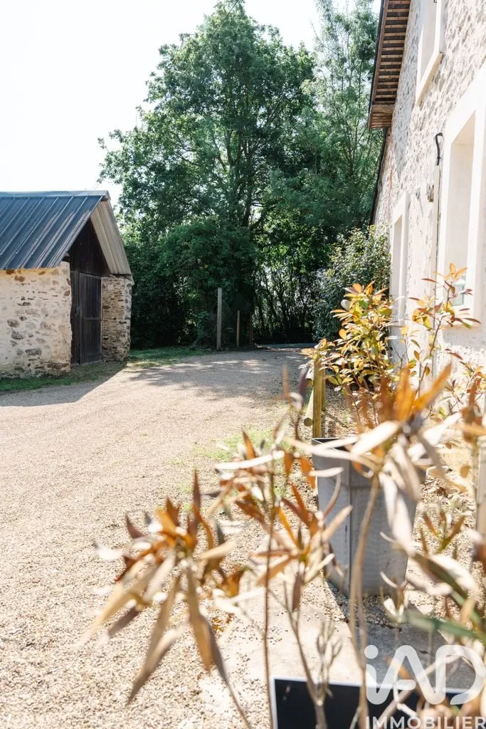 Maison 20 pièces à Les Hauts-d'Anjou
