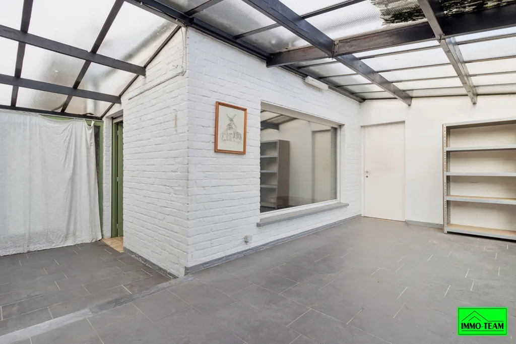 Toad - Renovateable 4-Faced House in Liedekerke