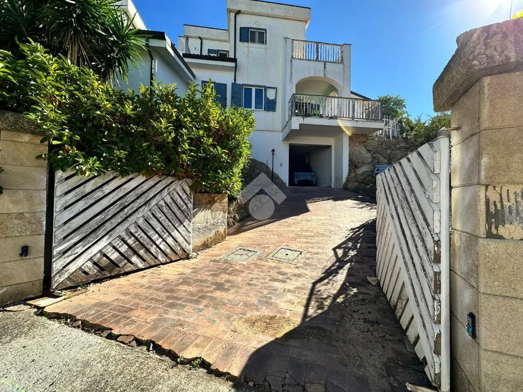 Välivaade - Bifamiliar Villa with Sea View in Crotone