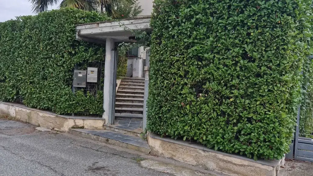Extérieur - Villa Portion with Two Apartments in Rosta