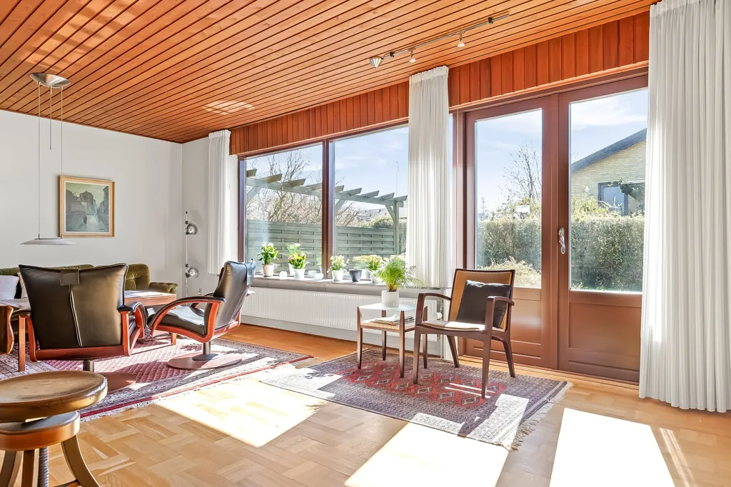 Living Room - Villa with Garden in Søndermarken, Vejle
