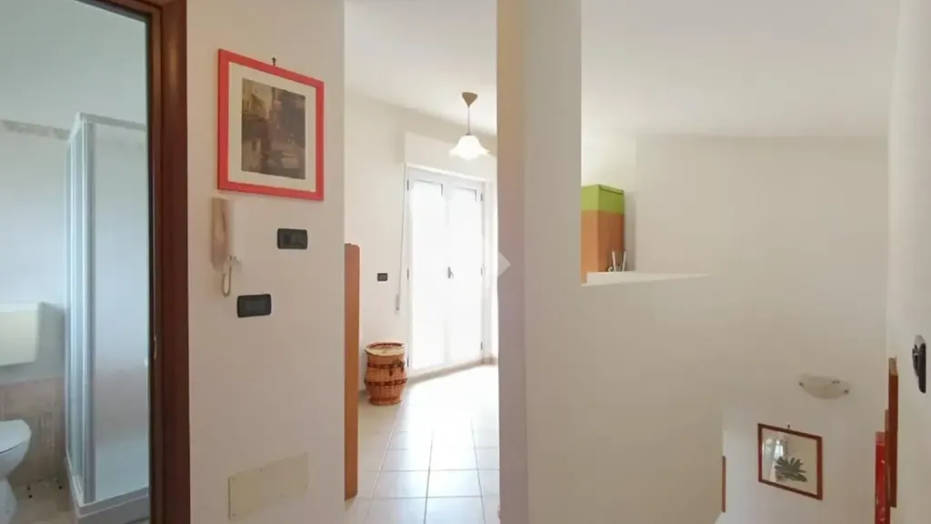 Esik - Semi-detached House with Garden in Pineto