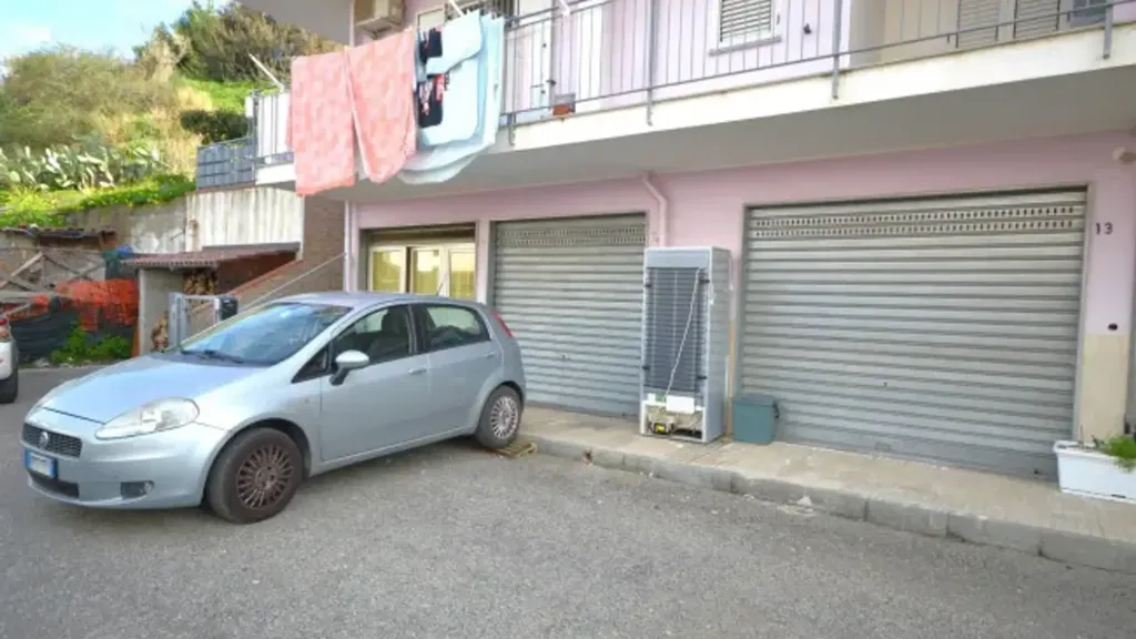 Extérieur - Apartment with Balcony Views in Crosia