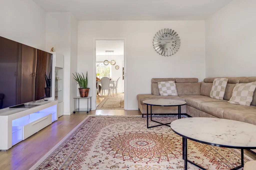 Elutuba - Condo with French Balcony in Hillerød