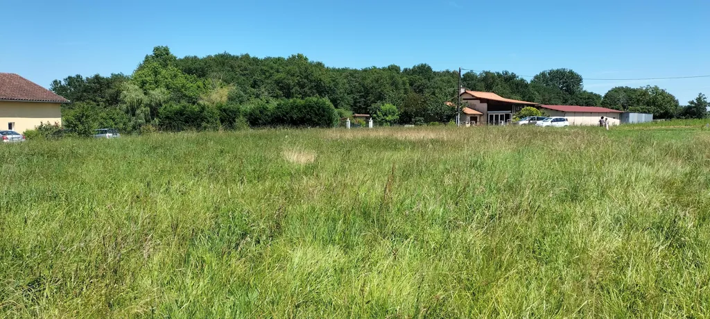 Aed - Constructible Plot with Woodland Setting near Mont de Marsan