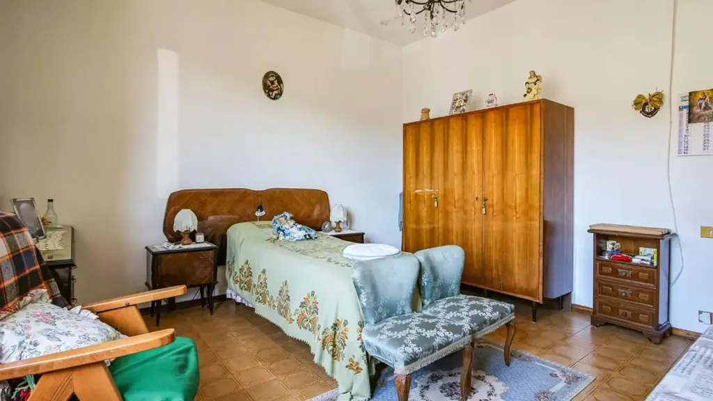 Bedrooms - Apartment with Balcony in Vecchiano Centre