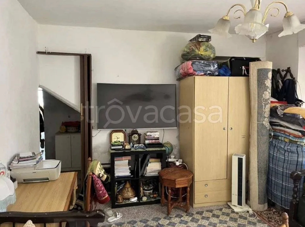 Chambres - Ground Floor Apartment with Courtyard Access in Priocca