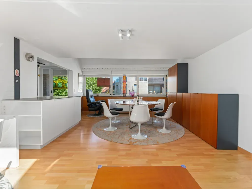 Salle à manger - Maison architecturale rénovée à De Panne