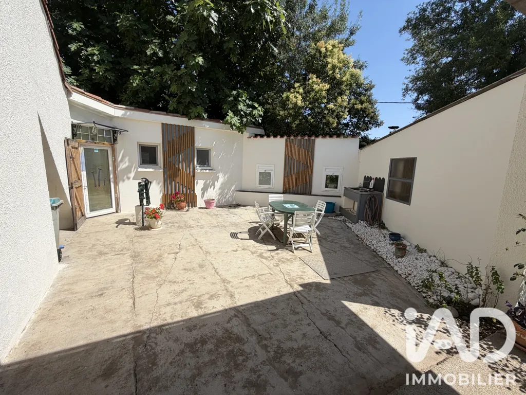 Garden - Renovated House with Pool in Agde