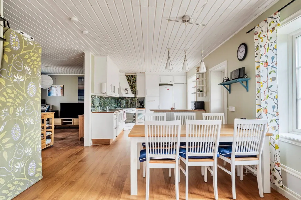 Söögituba - Modern Villa with Sea View in Ratan