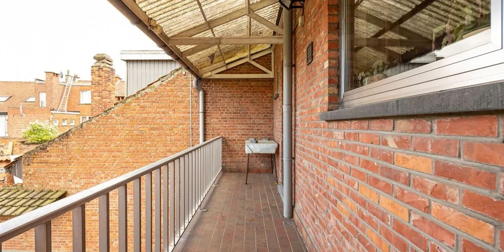 Rõdu - Renovatable Maisonette in Temse with Garden