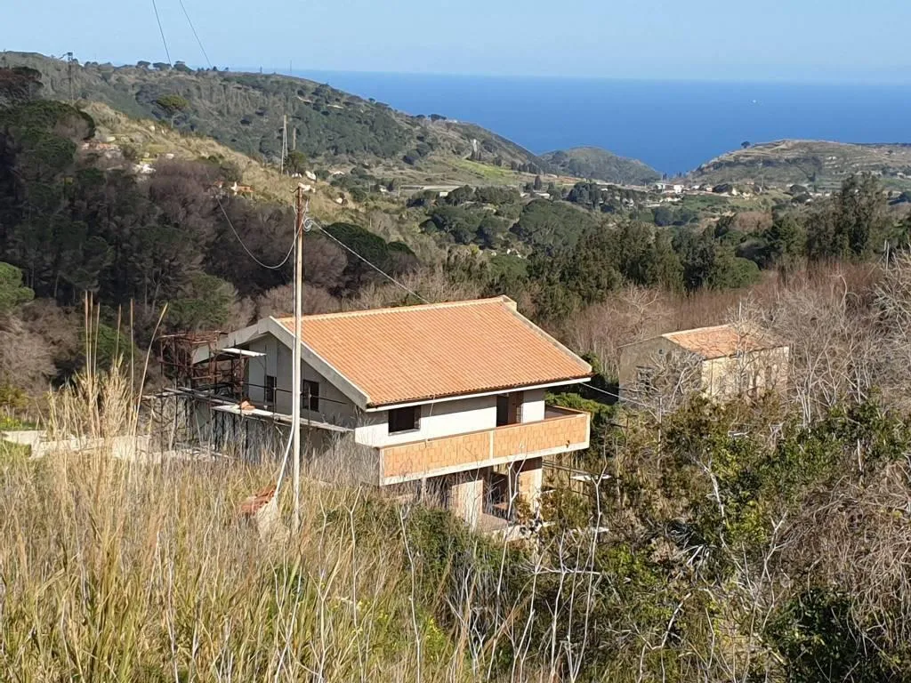 Välivaade - Villa with Outdoor Space in Messina