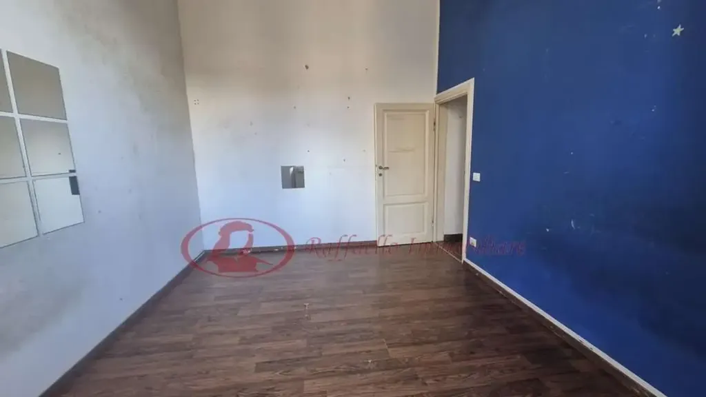 Pièces - Bright 3-Room Apartment with Balcony in Florence