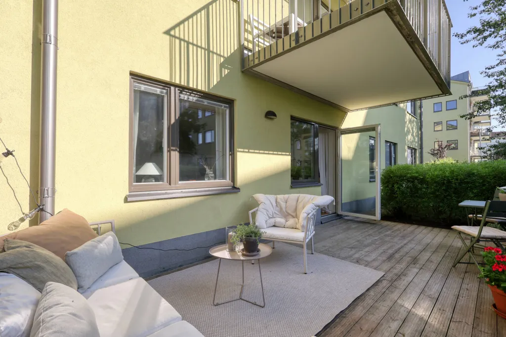 Terrace - Apartment with West-Facing Terrace in Göteborg