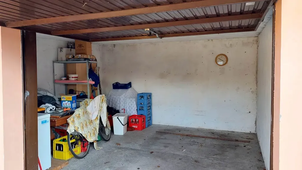 Garaaž - Rustic-Style Flat with Garage in Suzzara