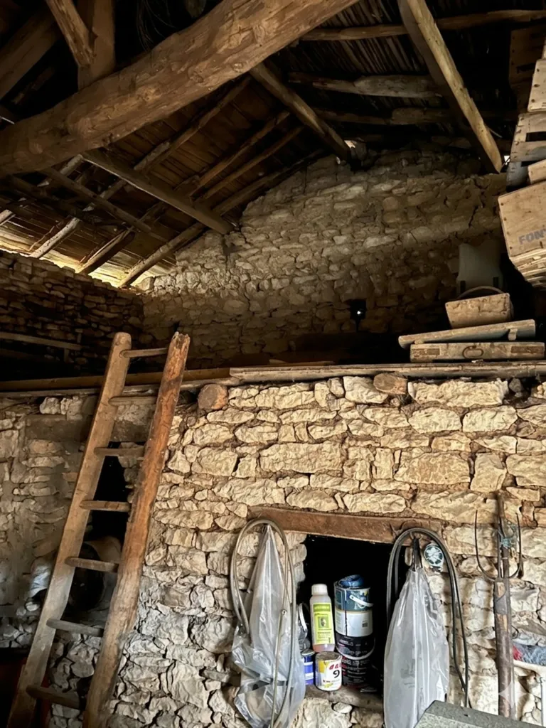 Buanderie - Maison en Pierre à Réhabiliter à Saint-Gaudent