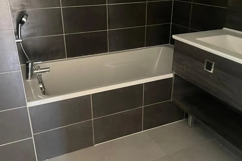 Salles de bain - Appartement 3 Pièces avec Balcon à Neydens