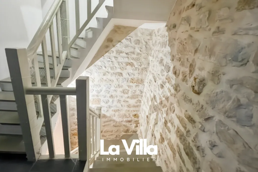 Pièces - Maison de Village avec Garage à Roquemaure