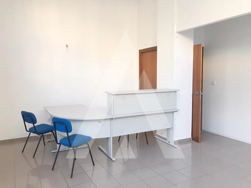 Kabinet - Commercial Shop in City Centre