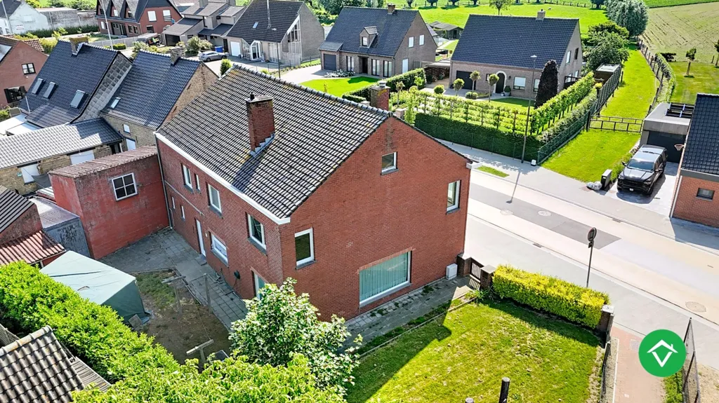 Vue aérienne - Maison avec Polyvalente et Jardin à l'Ouest