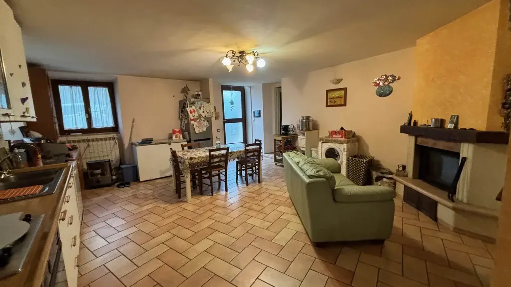 Salle à manger - Rustic Ground Floor Apartment with Private Garden in San Severino Marche