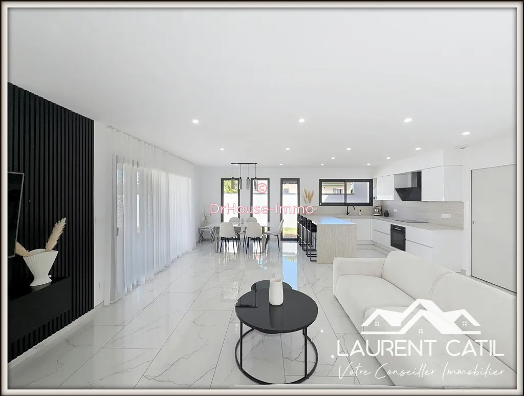 Elutuba - Contemporary House with Terrace in Romans Ouest