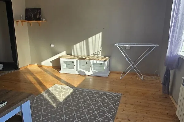 Elutuba - 3-Bedroom Flat with Garden in Järva-Jaani