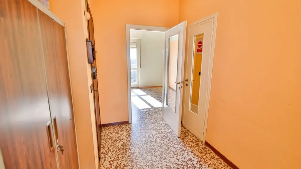 Esik - Bright Apartment with Mountain View in Montanaro