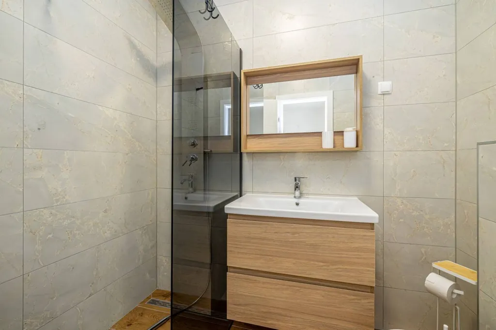 Bagni - Contemporary Villa with Pool in Malinska-Dubašnica