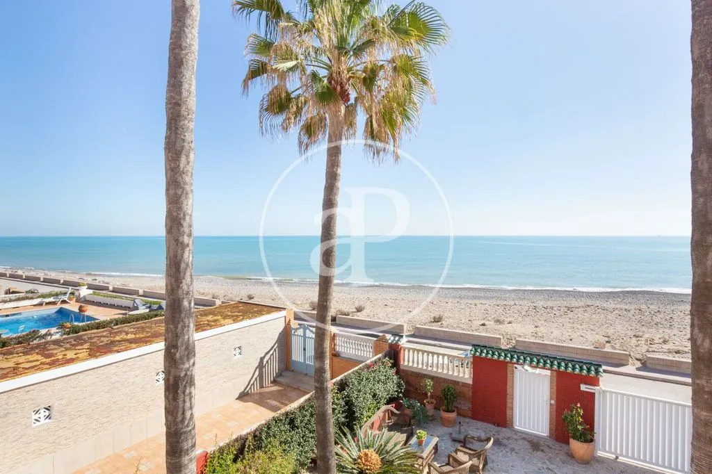 Balcon - Luxury Villa with Seafront Views in Burriana