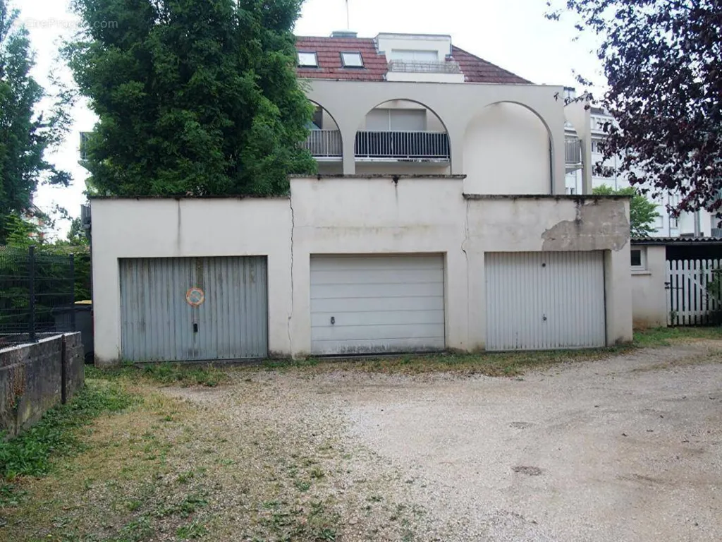 Extérieur - Garage Box de 15 m² dans le Quartier des Facultés à Dijon