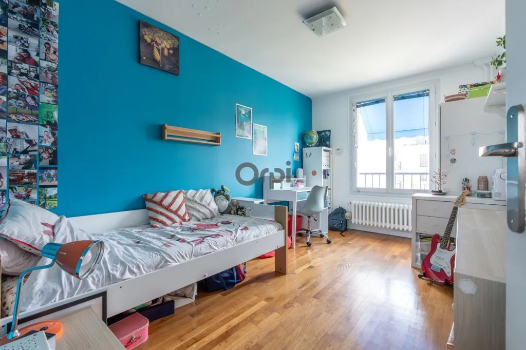 Bedrooms - 5-Piece Flat with Balcony in Joinville-le-Pont