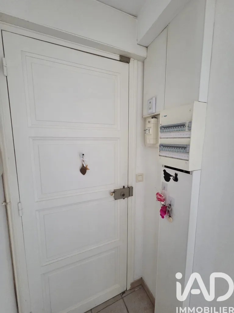Esik - 1-Bedroom Apartment with Private Cellar in Troyes