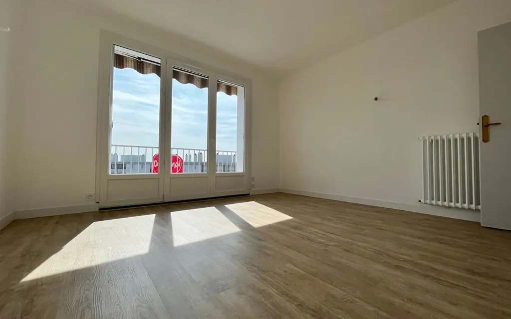 Pièces - Appartement T3 avec Balcon à Limoges
