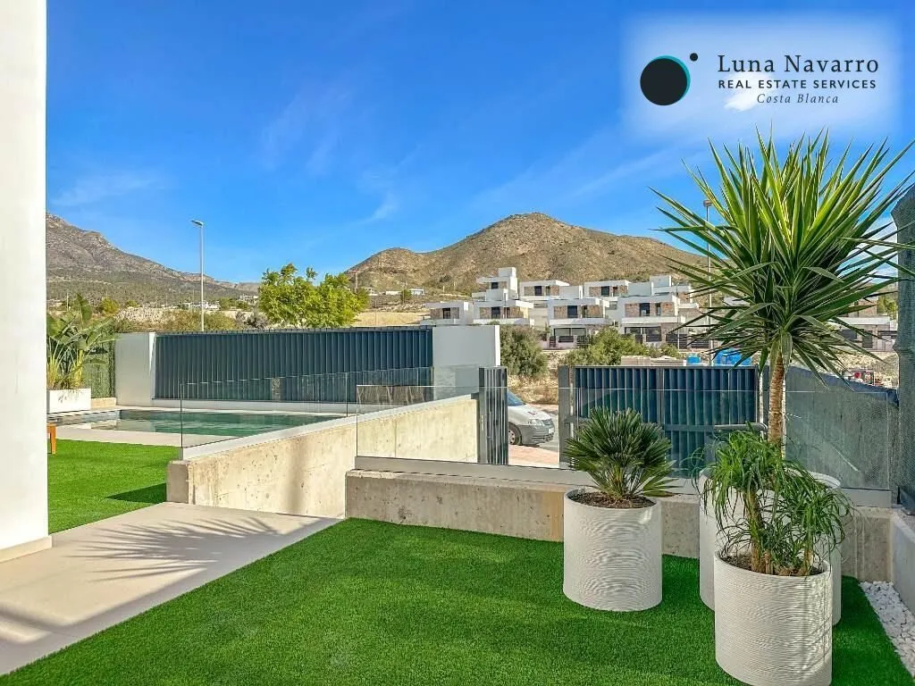 Garden - Modern Villa with Sea View in Finestrat