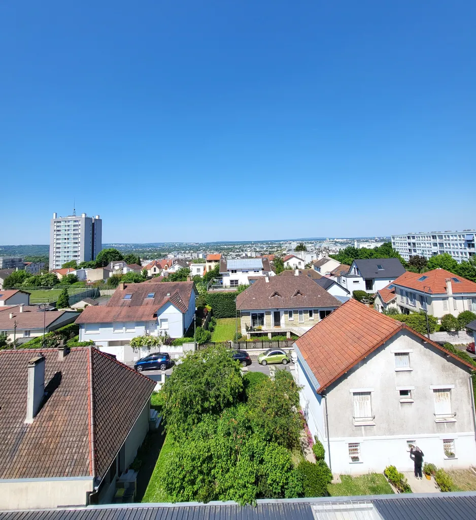 Balcony - 3-Piece Flat with View in Rueil-Malmaison