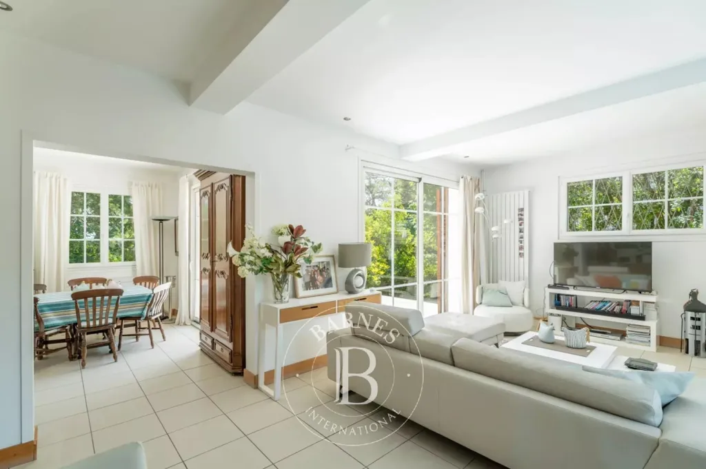 Living Room - Forest-Edge House with Pool near Arcachon