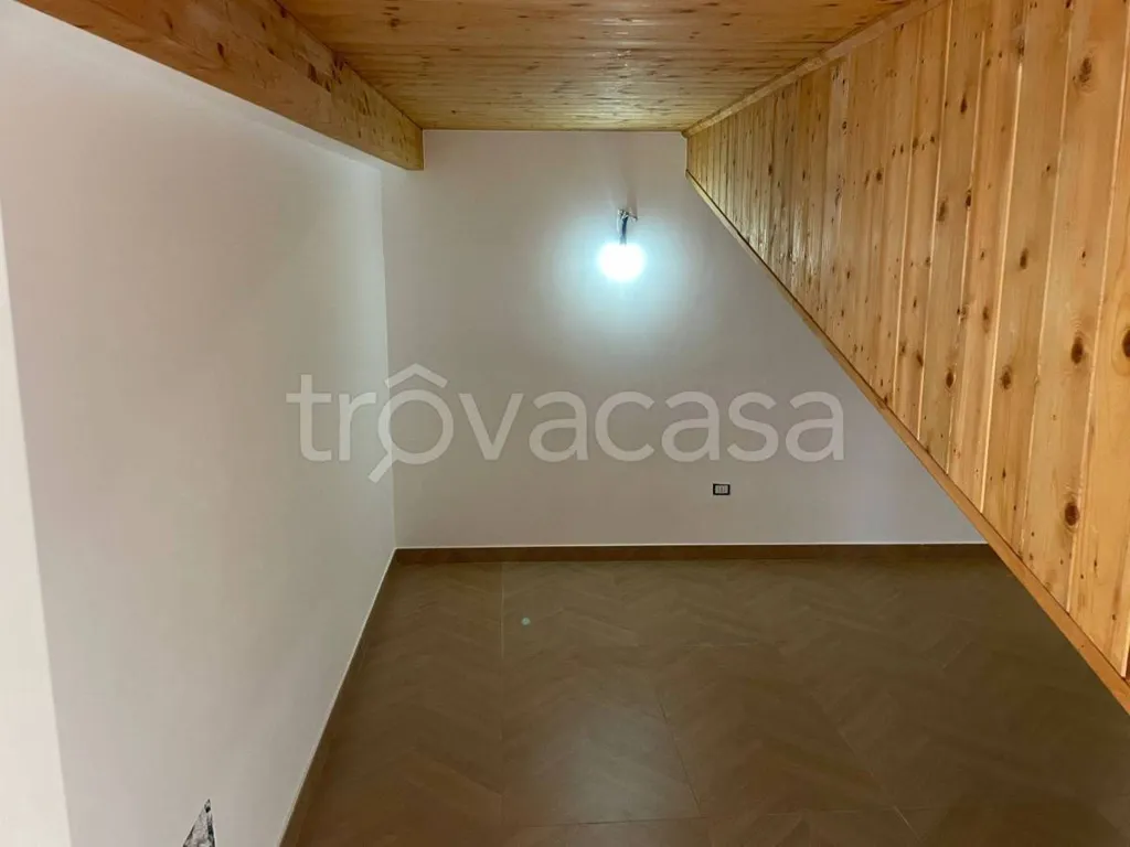 Pièces - Modern Villa with Balcony in Aversa