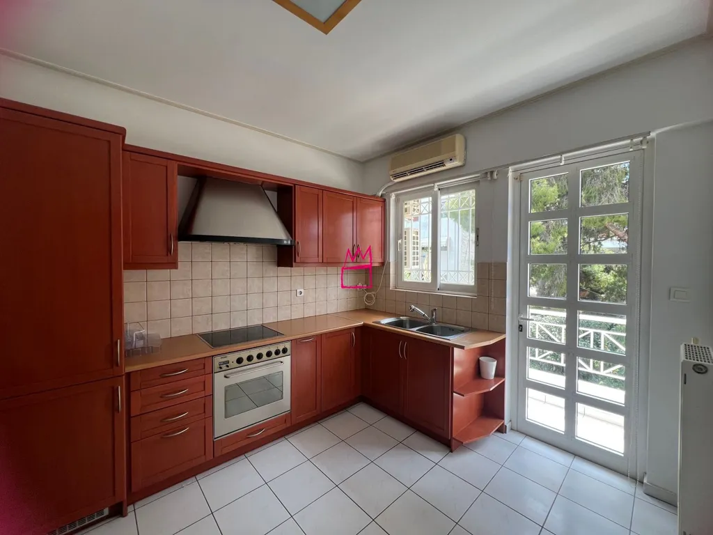 Cuisine - Luxurious Apartment with Forest View in Vouliagmeni