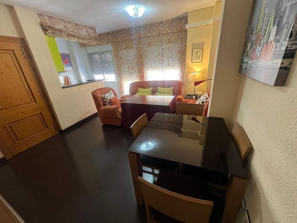 Salle à manger - Furnished Flat with Balcony in Millán de Priego