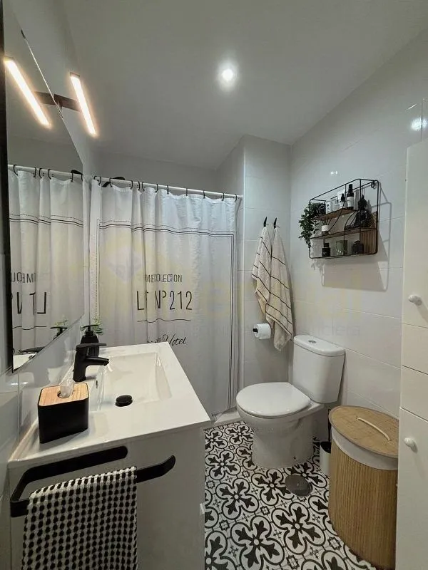 Salles de bain - Apartment with Terrace in La Plata
