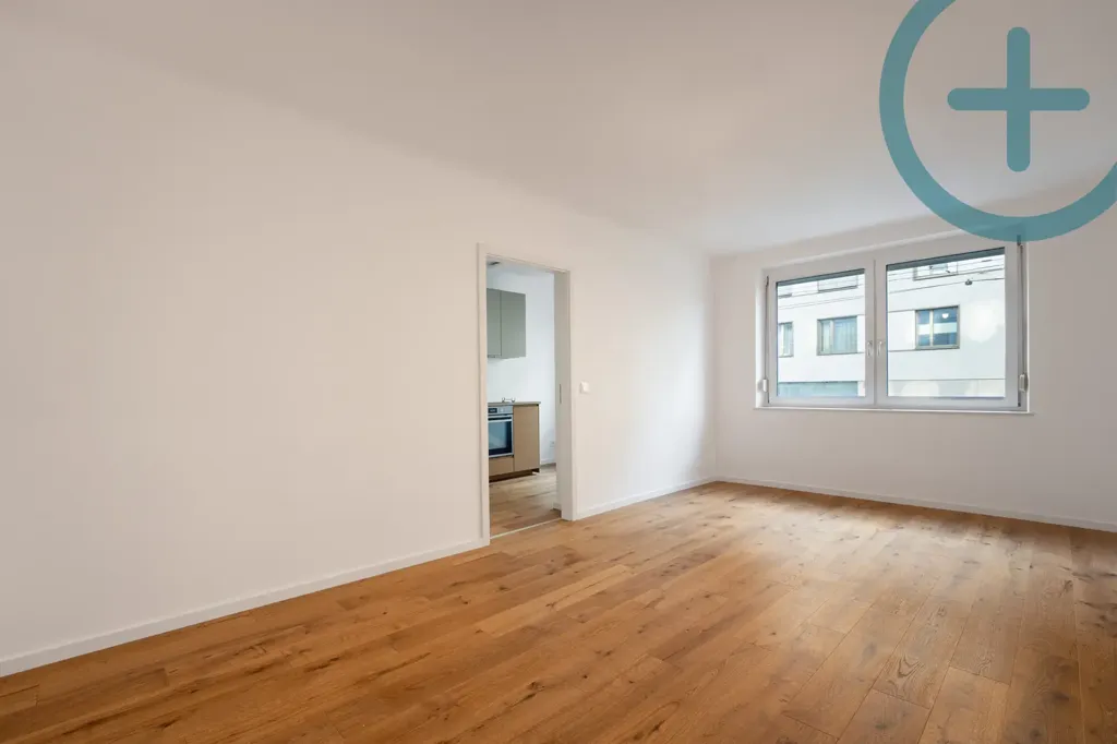 Pièces - Modernised 4-Bedroom Flat in Central Location