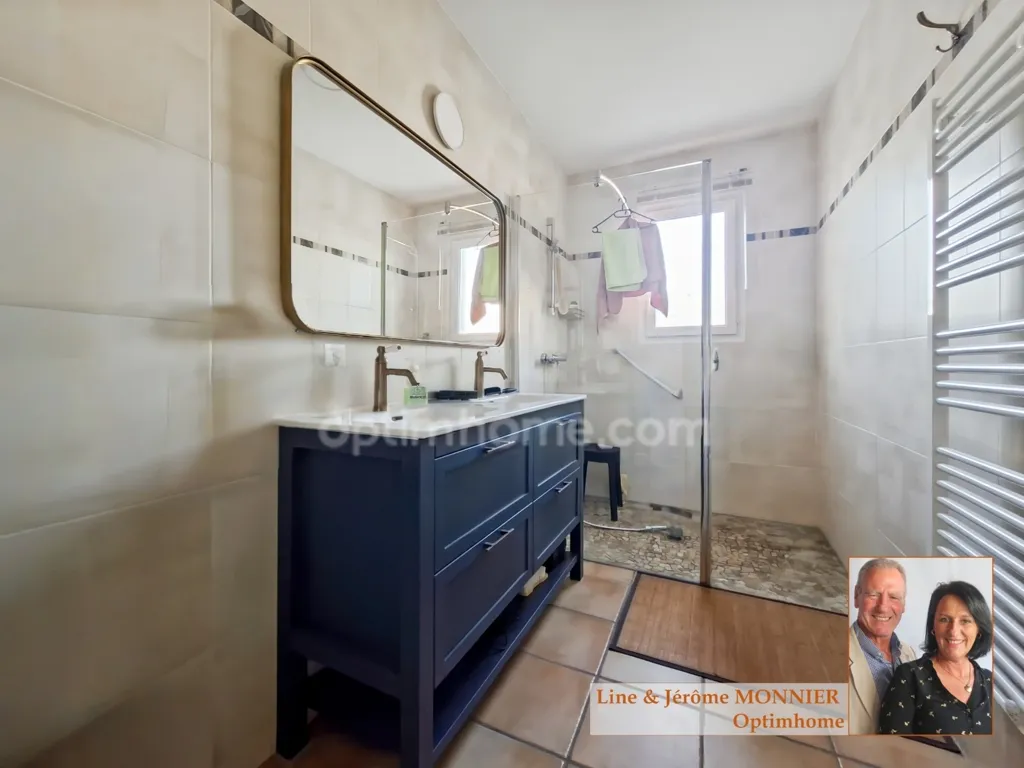 Bathrooms - 3-Faced Villa with Workshop in Trouillas