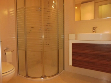 Bagni - Bright Apartment with Terrace in Central Location