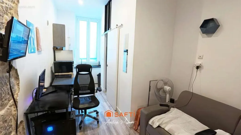 Soggiorno - Spacious Apartment with Parking in Nice's Vernier