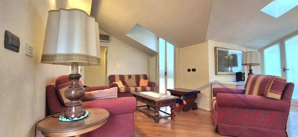 Elutuba - Modern Apartment with Terraces in Lecco Centre
