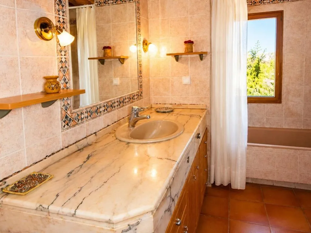 Bagni - Mediterranean Villa with Pool in Marratxí