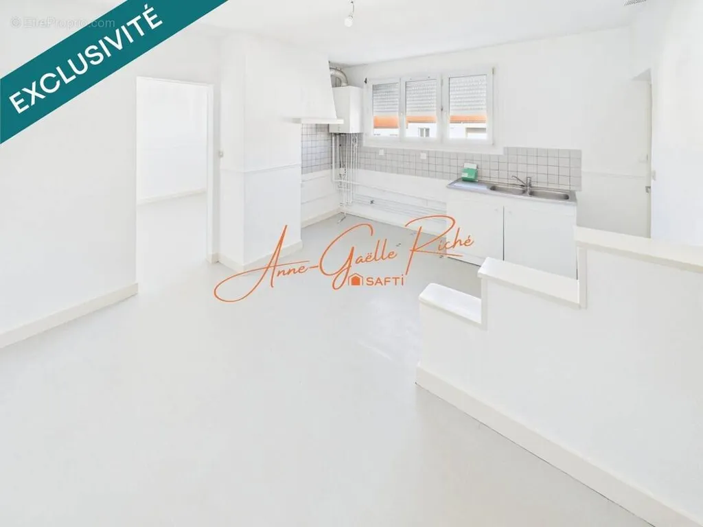 Cucina - Apartment with Private Garage in Rochefort